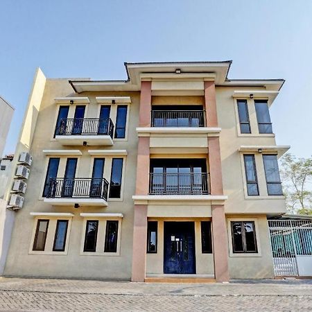 Oyo 93109 Garden Homestay 1 Tpr Surabaya Exteriör bild
