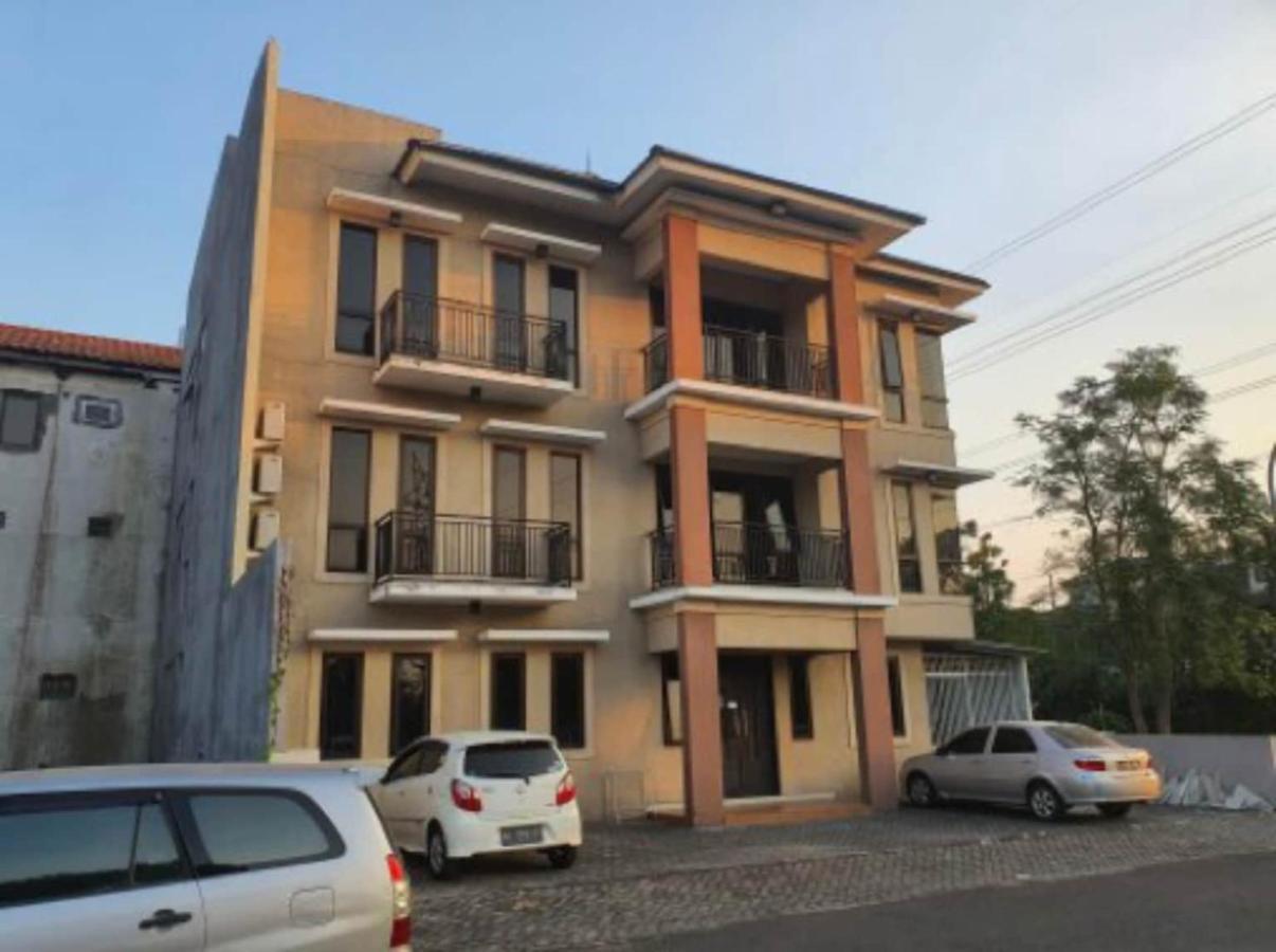 Oyo 93109 Garden Homestay 1 Tpr Surabaya Exteriör bild