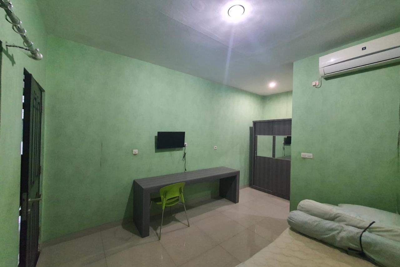 Oyo 93109 Garden Homestay 1 Tpr Surabaya Exteriör bild