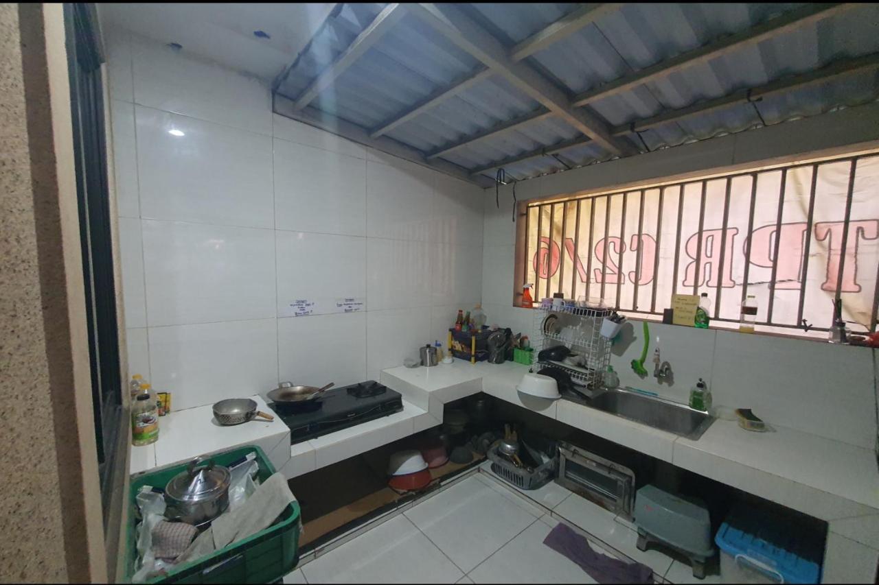 Oyo 93109 Garden Homestay 1 Tpr Surabaya Exteriör bild
