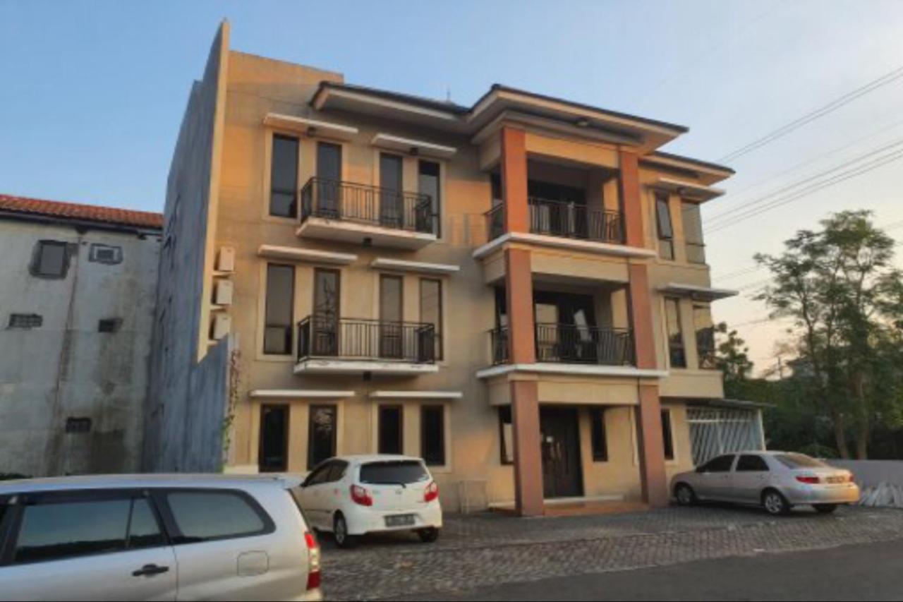 Oyo 93109 Garden Homestay 1 Tpr Surabaya Exteriör bild