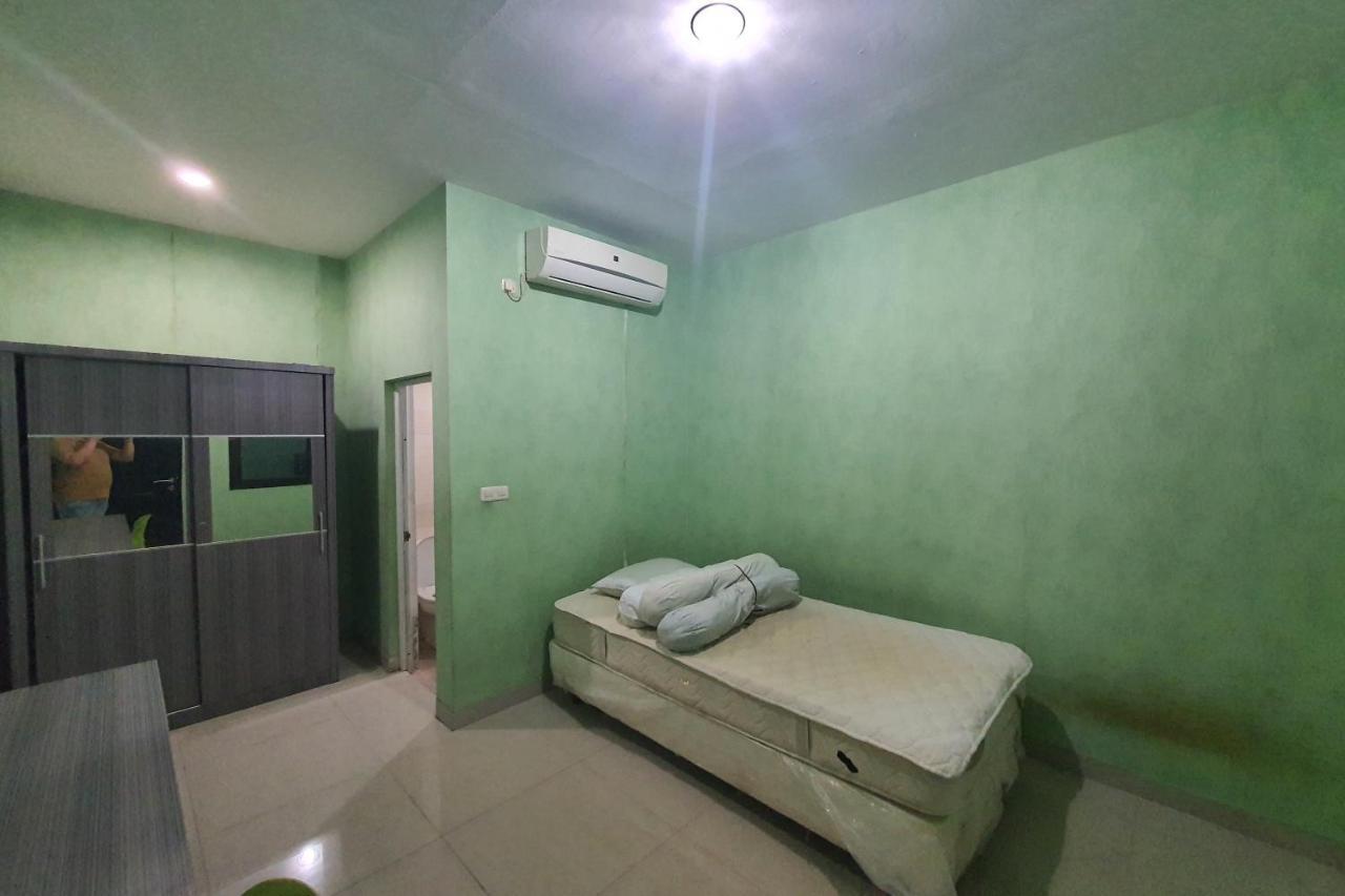 Oyo 93109 Garden Homestay 1 Tpr Surabaya Exteriör bild