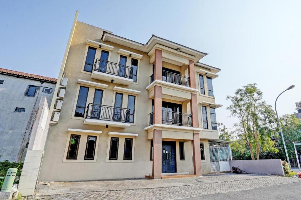 Oyo 93109 Garden Homestay 1 Tpr Surabaya Exteriör bild